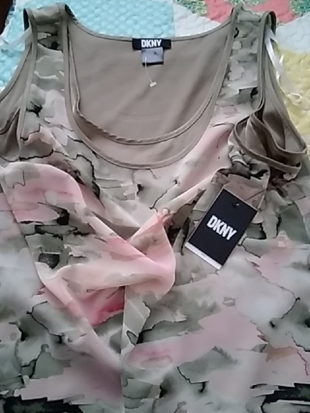 DKNY -Large - pink camouflage Top